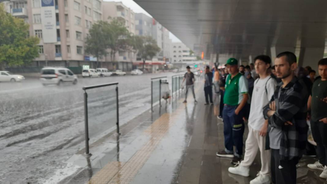 Konya’nın merkezine beklenen yağış düştü 26
